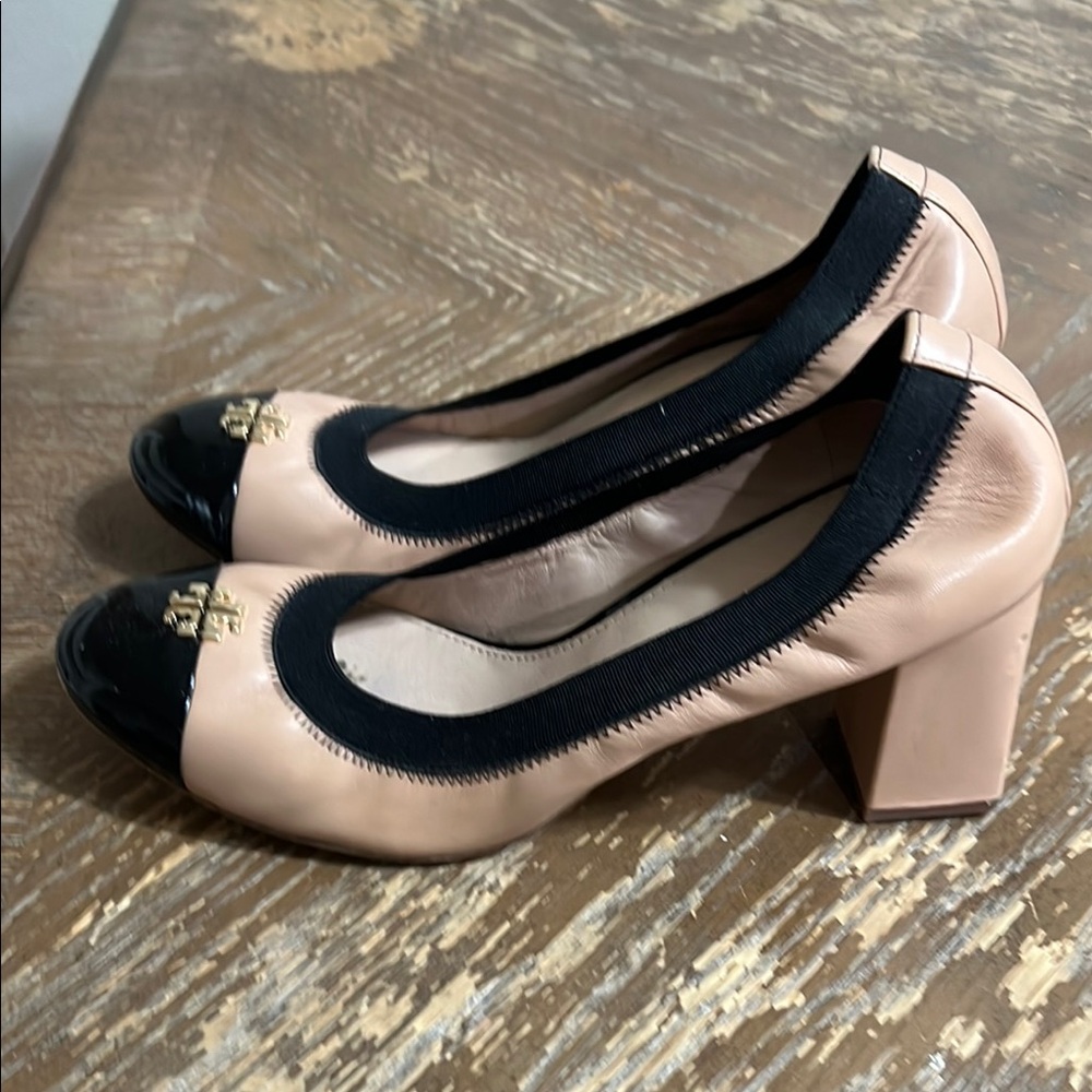 Tory Burch Women's Black and Tan Ballet Flats - Picture 3 of 4